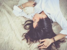 7 tips om je menstruatie wat aangenamer te maken tips-menstruatie-slapen